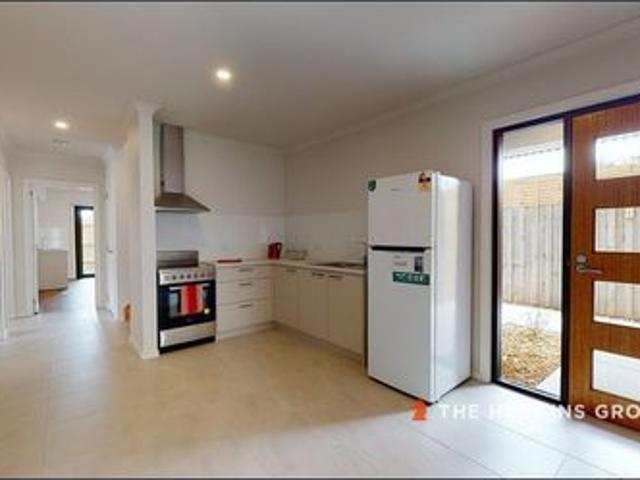 Ultra Modern Studio to Rent Close to Beach