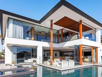 Ultra Modern River Residence