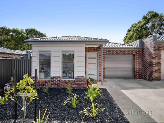 Ultra Modern Townhouse – Quiet and Convenient Location!