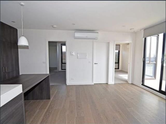 ULTRAMODERN APARTMENT IN THE HEART OF BENTLEIGH EAST