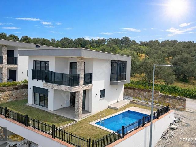 ULTRALUX MÜSTAKİL FUL DENİZ MANZARALI HAVUZLU 5+1 SATILIK VİLLA