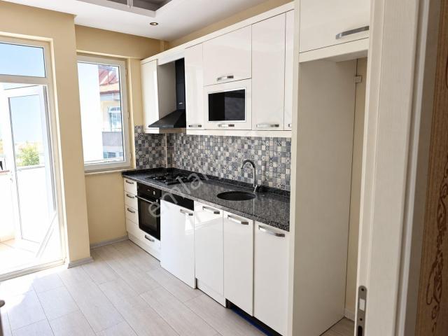 Uluten Emlakdan Satılık 2+1 Arakat Daire İki Banyosu Var