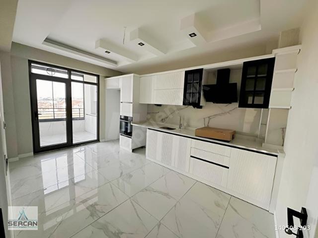 ULUĞBEY MAHALLESİ ALPASLAN CADDESİNE CEPHE 3+1 LÜX DAİRE