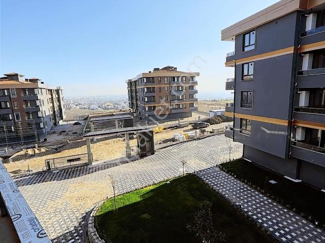 Ulucan'dan İnegöl Mobilyum Avm Civarı Lüks Havuzlu Site İçi 1+1