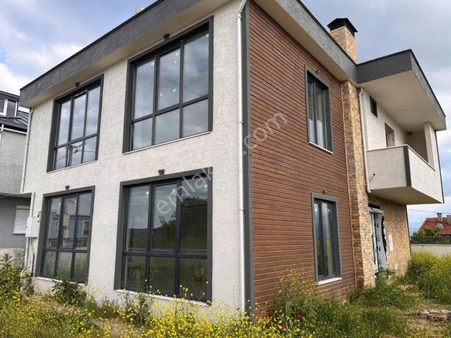 Uludağ Manzaralı | 317 M2 Arsa İçinde Satılık Özel Villa