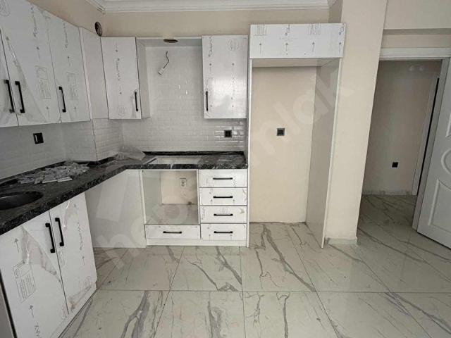 ULUDAĞ MAHALLESİNDE YÜKSEK GİRİŞ SALON MUTFAK AYRI FIRSAT 2+1