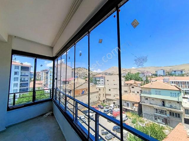 Ulukışla Merkezinde 2+1 5.kat Doğalgazlı Sıfır Daire