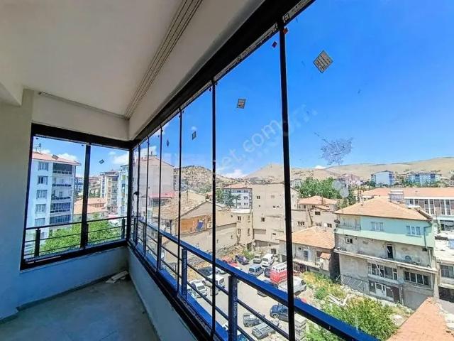 Ulukışla Merkezinde 2+1 5.kat Doğalgazlı Sıfır Daire
