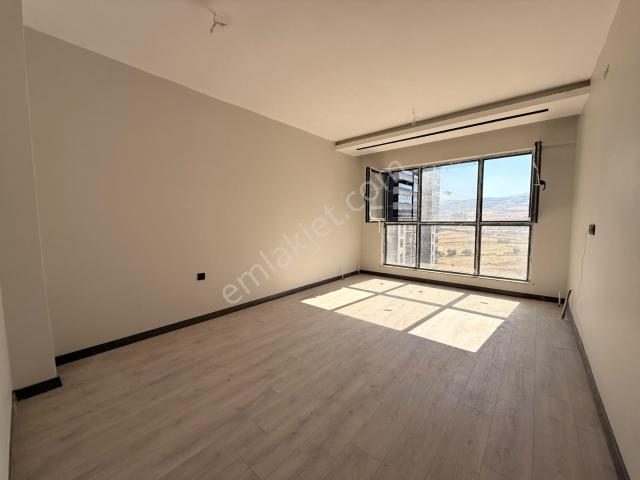Ulukaya*vadi Manzara Premium'da Orman Cepheli 10.katta 2+1 Daire
