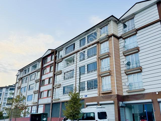 Ulukent Mahallesinde Ana Cadde Üzerinde Satılık Daire