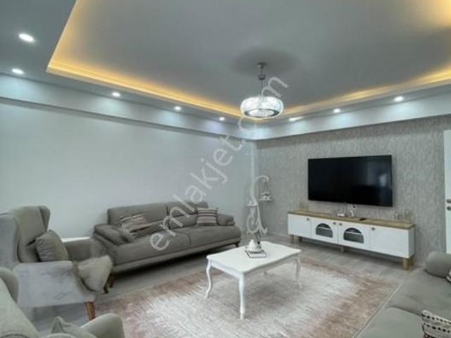 Ulukent Mahallesi'nde Satılık 3+1 Daire