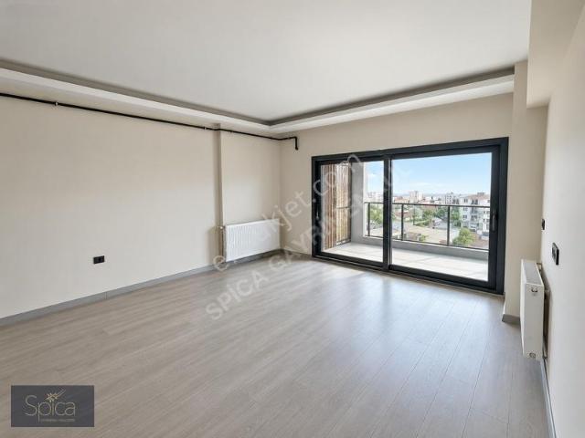 Ulukent Bulvar Suites Sitesi'nde Kiralık Geniş 1+1 Daire
