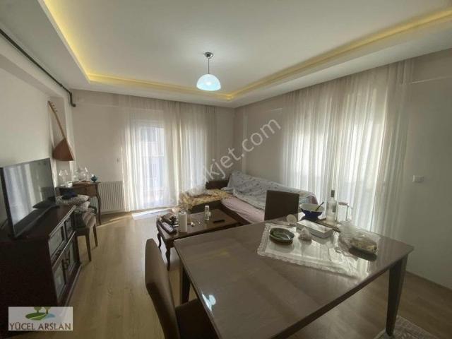 Ulukent'te Satılık 2+1 Açık Mutfak Arakat Daire Cadde Üzeri