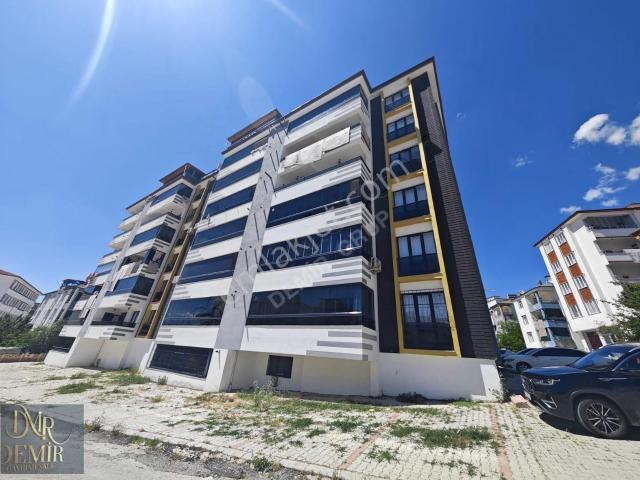 Ulukent'te Satılık 3+1 Daire, 135m² Net