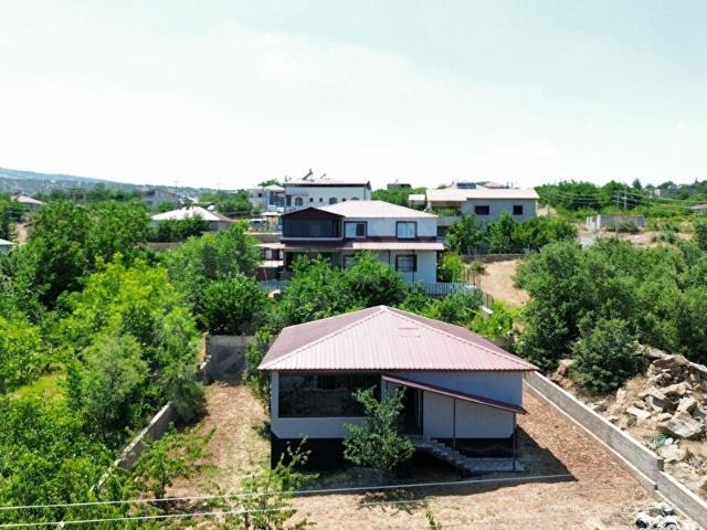 ULUKIŞLA KILANFATİHTE 598 M ARSA İÇERİSİNDE MÜSTAKİL EV