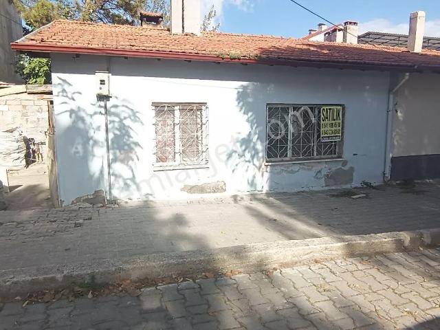 Uluoymak Cami Karşısında Satılık Deprem Evi