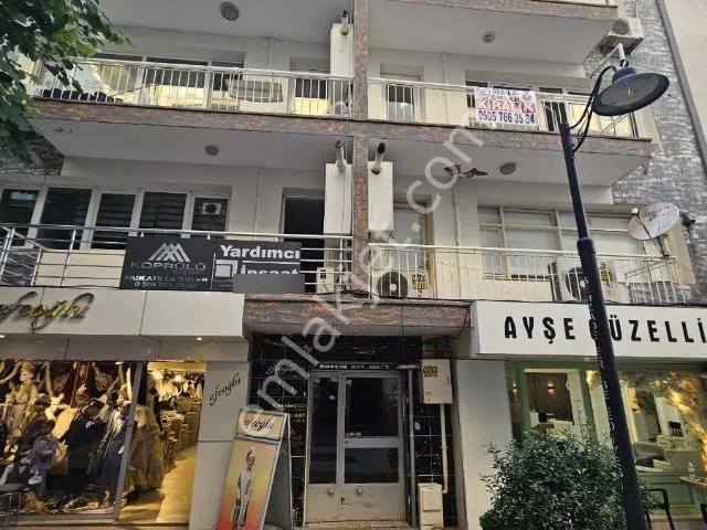 Ulupark Akbank Şube Yanı Kiralık 3+1 Arakat Daire