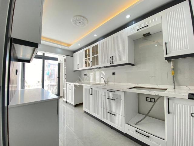 Ulupark Cvr Yarhasanlar Mah. 3+1 Lüks Satılık Arakat Daire