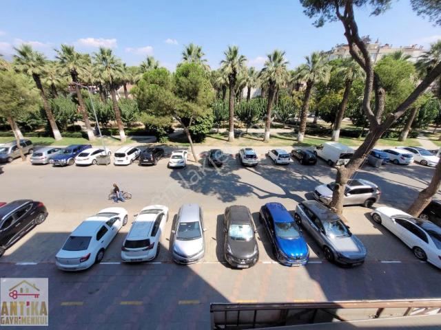 Ulus Meydan'da Harika Konumda Harika Güzellikte Bir Ev