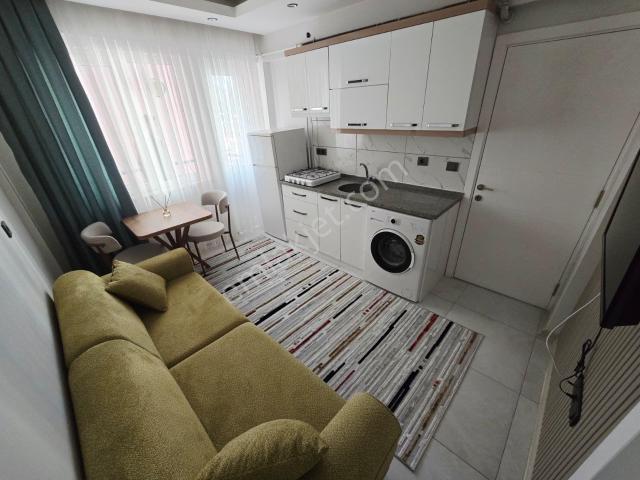 Ulus Caddesinde Arakat Balkonlu Eşyalı 1+1 Kiralık Apart