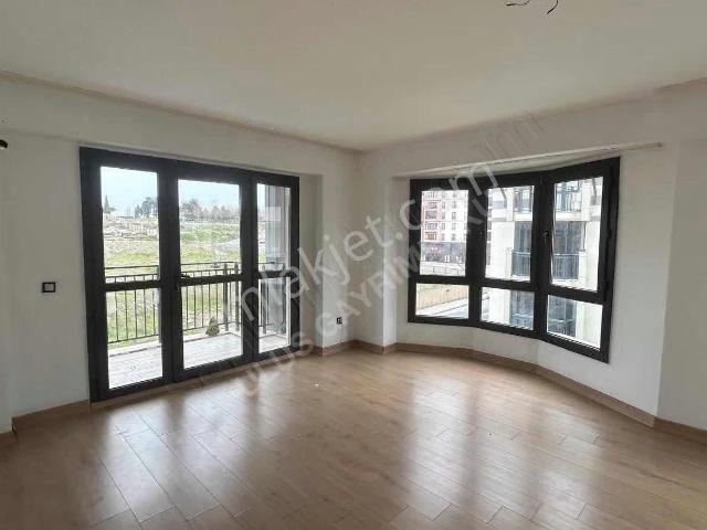 Ulus Gayrimenkul'den Adapark'ta 96m2 Kiralık Daire