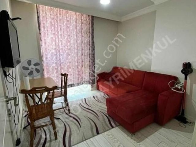 Ulusoy Caddesinde 2+0 Eşyalı Arakatta Kiralık Daire