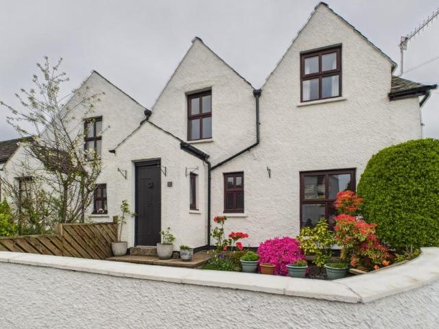 Ulverston LA12 2 bed cottage to rent £995 pcm £230 pw