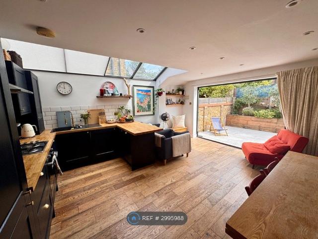 Ulverscroft Road, London SE22, 2 bed flat to rent, £2,950 pcm | PrimeLocation