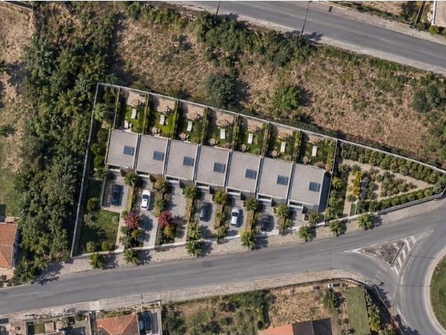 UM TERRENO. PIP APROVADO. SETE MORADIAS. UMA OPORTUNIDADE DE INVESTIMENTO!