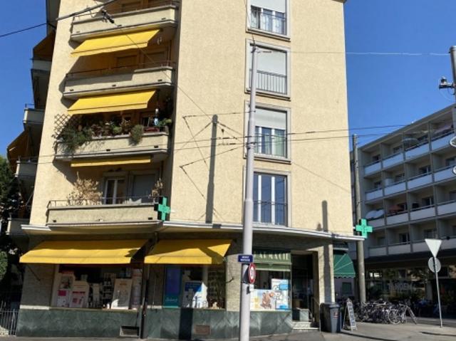 Um Geschäftsräumlichkeiten zur Miete unter dem Bahnhof zu beschlagnahmen