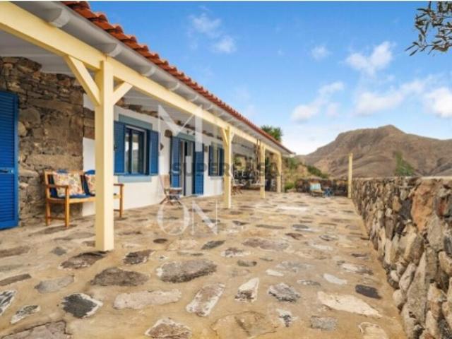 Um Refúgio Exclusivo no Coração da Natureza Porto Santo