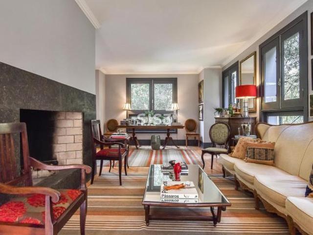 Casa à venda em Santa Felicidade – 495 m² privativ