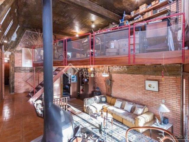 UMA CASA COM PROJETO DIFERENCIADO MUITO ESPAÇO NO MOINHOS DE VENTO