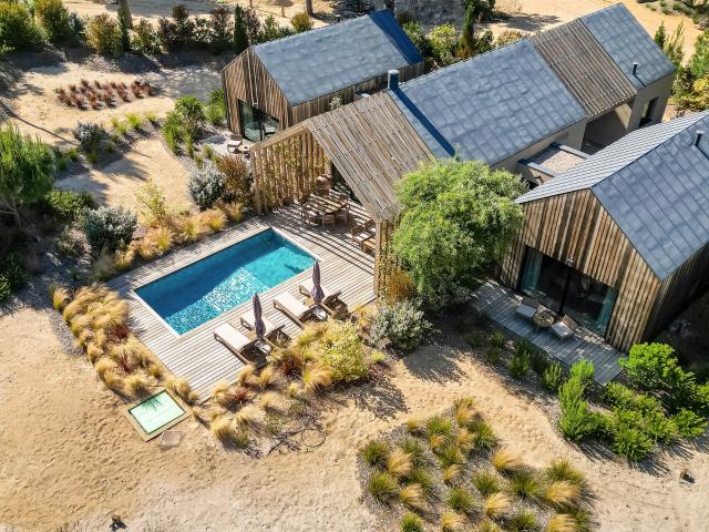 Uma casa encantadora entre o campo e a praia, em Muda, Compo. 212m² Comporta