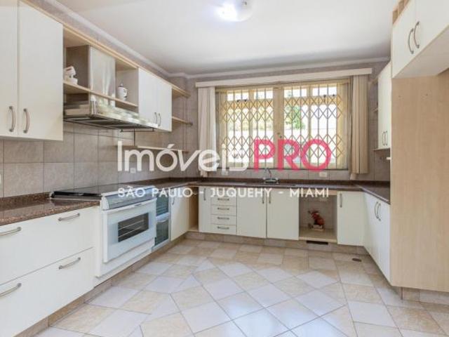 Uma belíssima casa em moema com 720m2 terreno