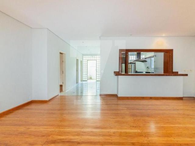 Uma incrível casa reformada no Pacaembu