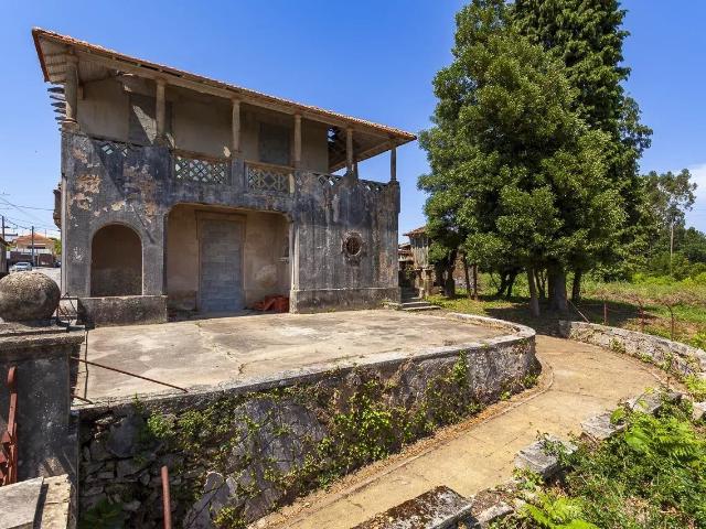 Uma Joia dos Anos 20 Pronta para Renascer em Santa Maria da. 280m² Feira