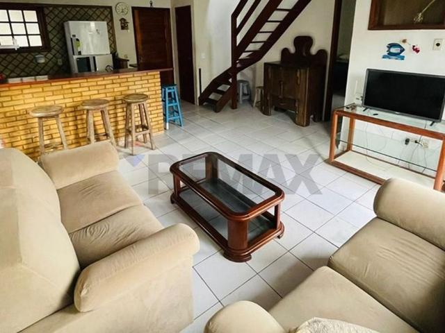 UMA OPORTUNIDADE PARA MORAR BEM EM UMA DAS REGIÕES MAIS DESEJADAS DE CABO FRIO: CASA DUPLEX PARA LOCAÇÃO NO PERÓ