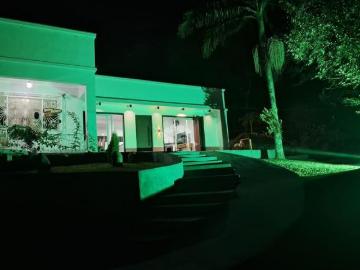 Uma linda casa, num lugar maravilho, com uma vista indiscutível, perto da Br