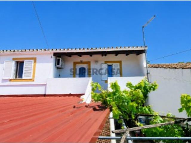 Uma propriedade. Três possibilidades. Um investimento com vista para o futuro!
