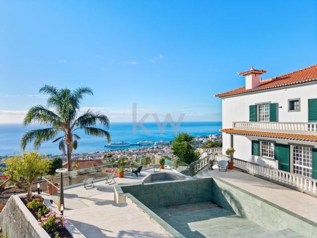 Uma Propriedade Única com Vistas Deslumbrantes no Funchal, M. 263m² Monte
