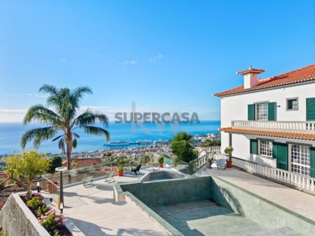 Uma Propriedade Única com Vistas Deslumbrantes no Funchal, Madeira