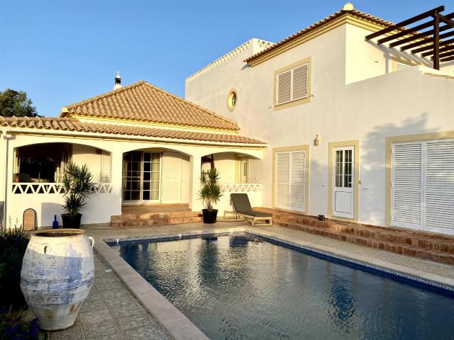 Quinta Algarvia, Aninhada nas Colinas junto ao Mar 280m² Tavira Santiago