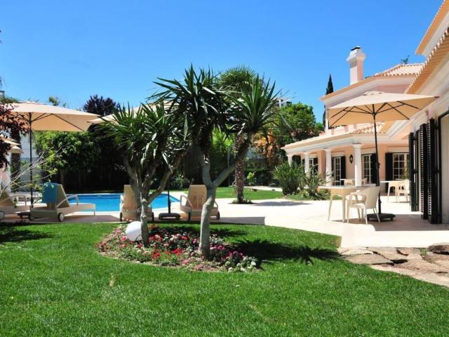 Uma Residência de Charme T8 com Alma Mediterrânica