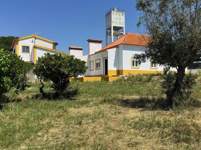 Vila de 3 Quartos Reformada em 4.250m² 1,05 Acres, Vale do Peso, Portalegre Alto Alentejo