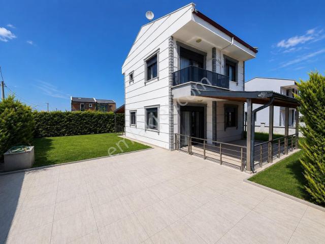 Umas Solutıon'dan Müstakil Bahçeli Önü Açık Ferah 2+1 Villa