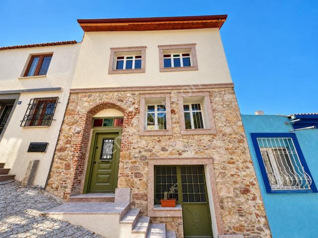 Umas Solutıon'dan Merkezde Cadde Üzerinde 6+1 Müstakil Ev
