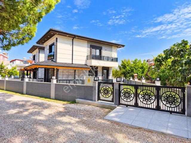 Umas Solutıon'dan Akvaryum Beach'e Yürüme Mesafesinde 3+1 Villa