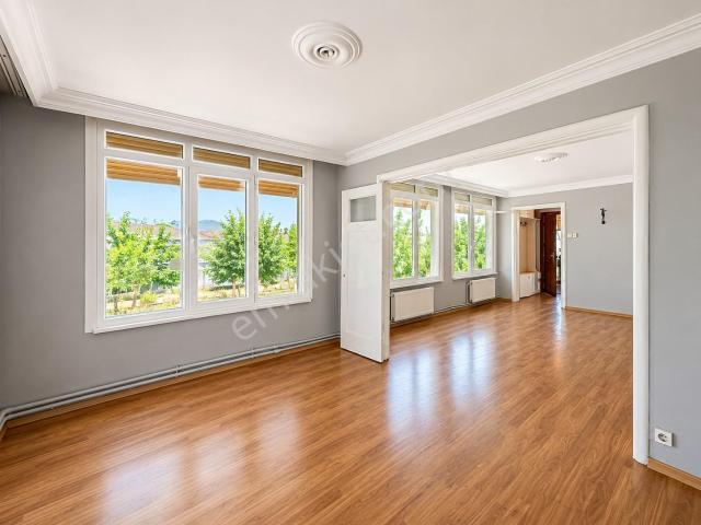Umas Solutıon'dan Çamlık'ta 700 M² Arsalı Müstakil Ev