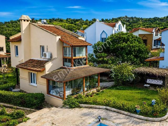 Umas Solutıon'dan Cunda Da Denize Sıfır Geniş 3+1 Villa
